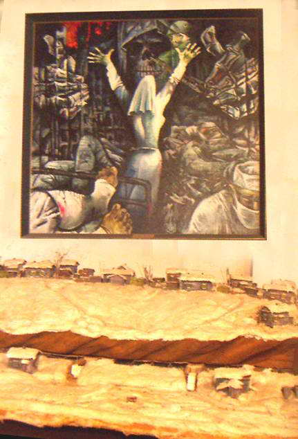 Картина Г.В. Черноскутова «Медсанбат», на нижнем плане - макет подземного госпиталя в хут. Токаревы Пески